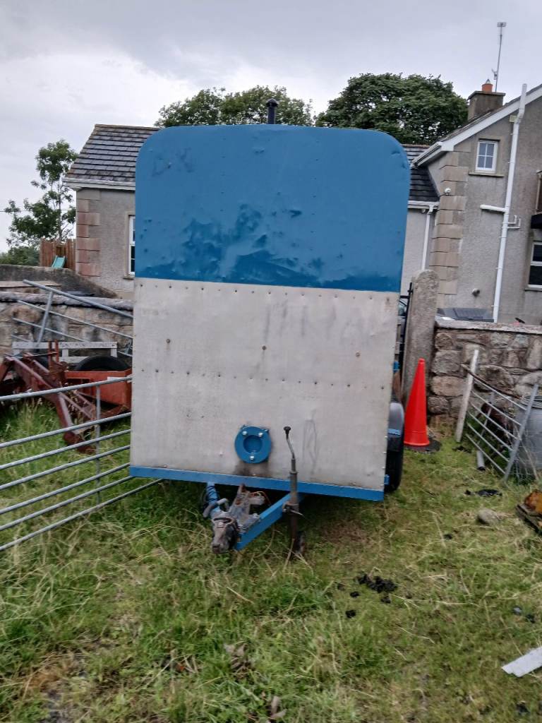 Ifor williams 10ft x 6ft livestock trailer 