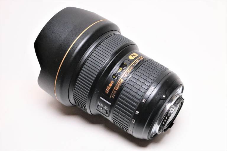 Nikon AF-S 14-24mm F/2.8 G ED lens in excellent condition