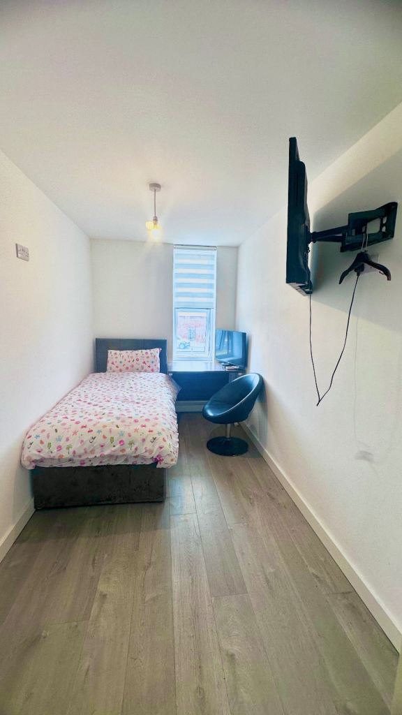 LUXURIOUS SINGLE ROOMs FOR RENT ASHLEY RD - BRANKSOME - BH149BS NHSPOOLE🧍‍♂️£140P/W - £140DEPOSIT