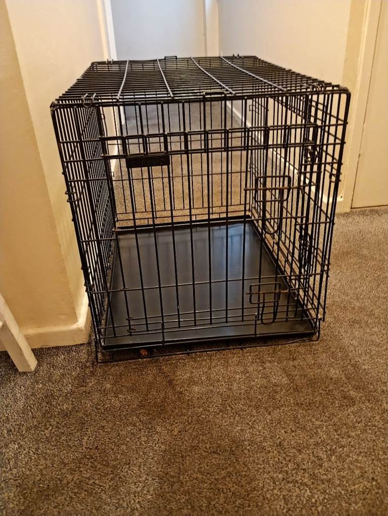 Dog cage £10