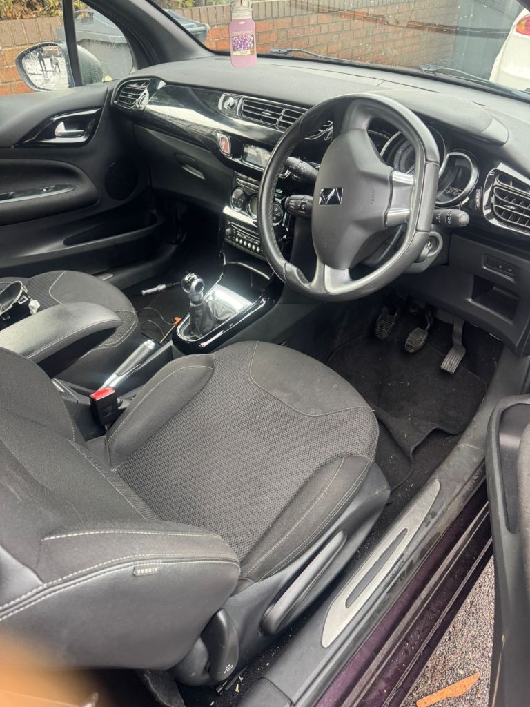 Citroen, DS3, Hatchback, 2014, Manual, 1560 (cc), 3 doors