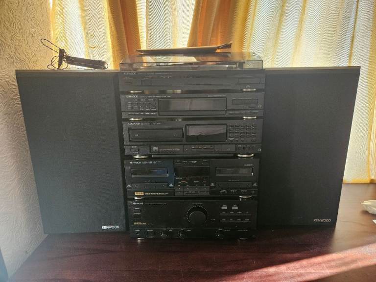 KENWOOD HI FI STACKING SYSTEM WITH TURNTABLE 