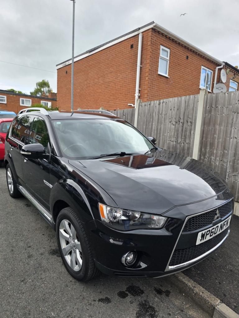 Mitsubishi Outlander Automatic 7 Seater