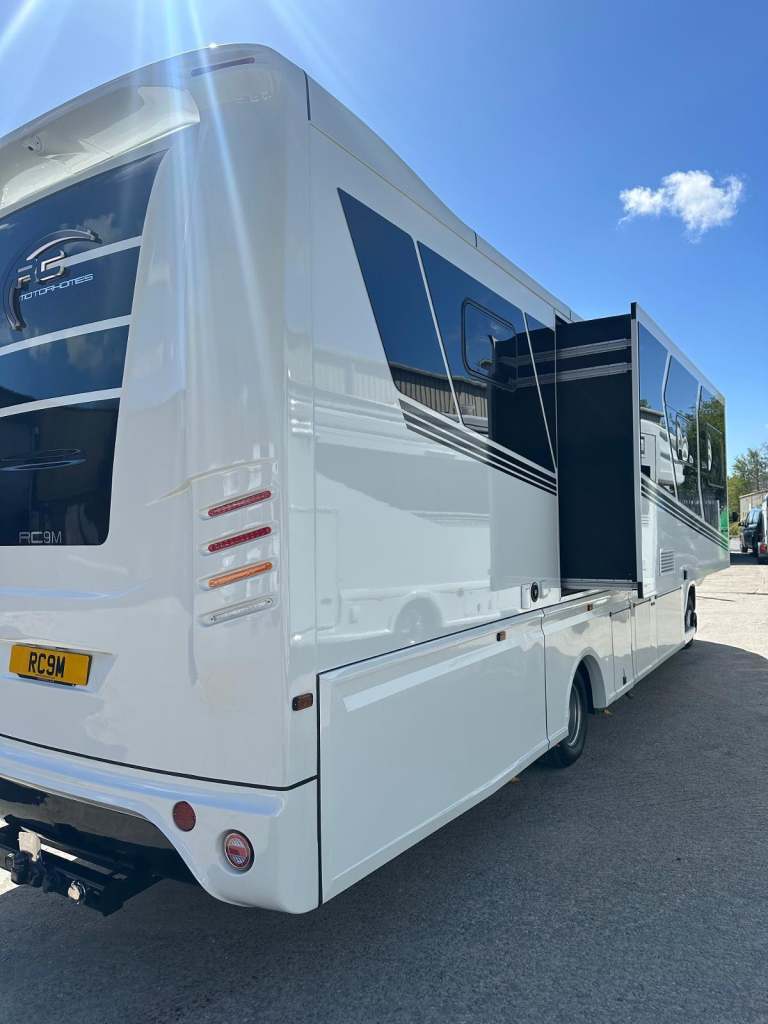 RC Motorhomes RC9M Motorhome Camper RV