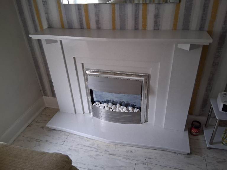 White Electric Fireplace with Silver Insetfire – Good Condition