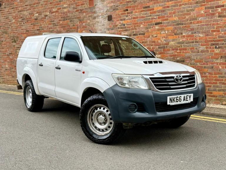 2016 Toyota Hilux Active D/Cab Pick Up 2.5 D-4D 4WD 144 - FSH - 1 OWNER - FINANCE AVAILABLE PICK ...