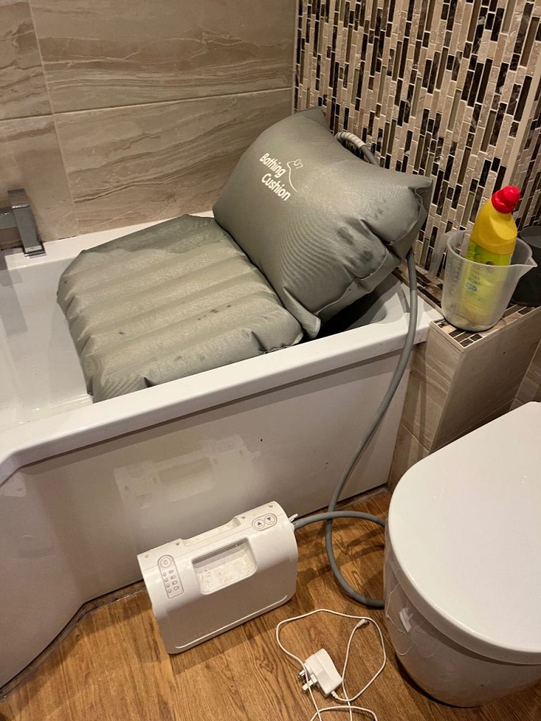 Inflatable bath chair 
