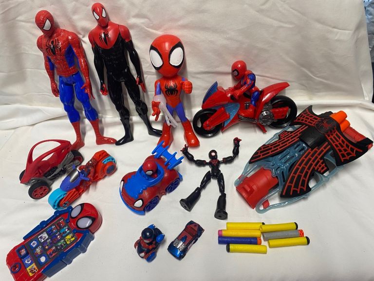 Spiderman toy bundle x 14 toys : figures, cars, motorbike etc
