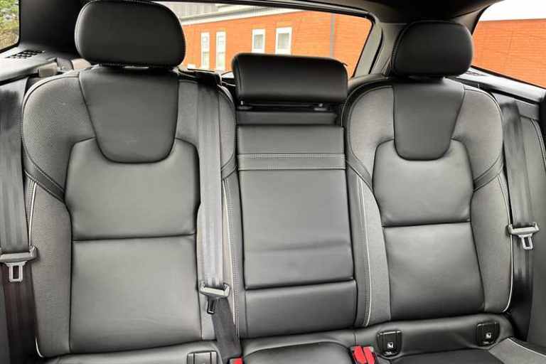 2020 Volvo XC60 2.0 T8 [390] Hybrid R DESIGN 5dr AWD Geartronic ESTATE PETROL/ELECTRIC Automatic