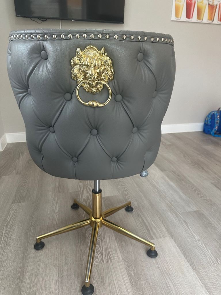 5 customer cheair for,nails manicure,beauty,office,very comfortable,and good 