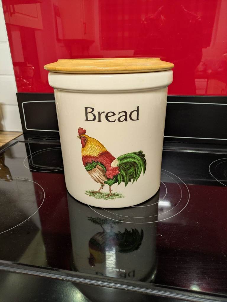 Bread bin
