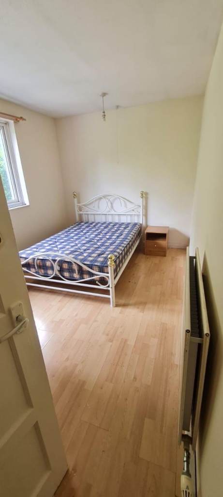 We are looking couple for this double room 