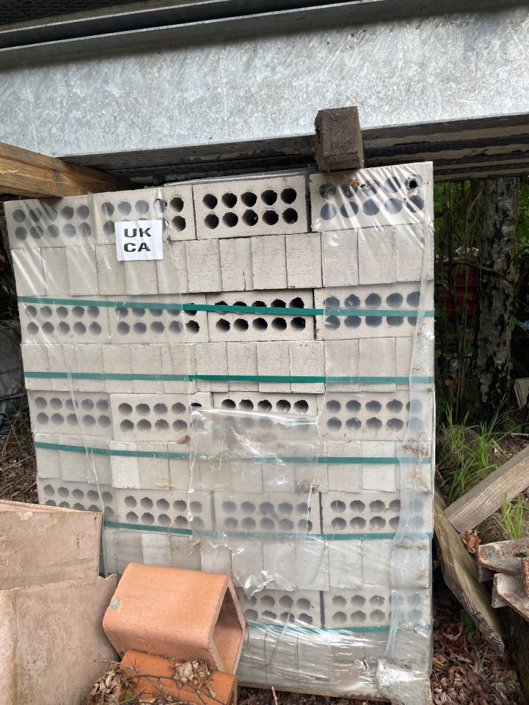 1 pack 500 Ibstock grey bricks 
