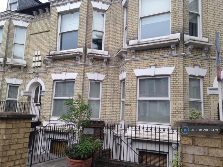 2 bedroom flat in Trinity Road, London, SW17 (2 bed) (#2808978)