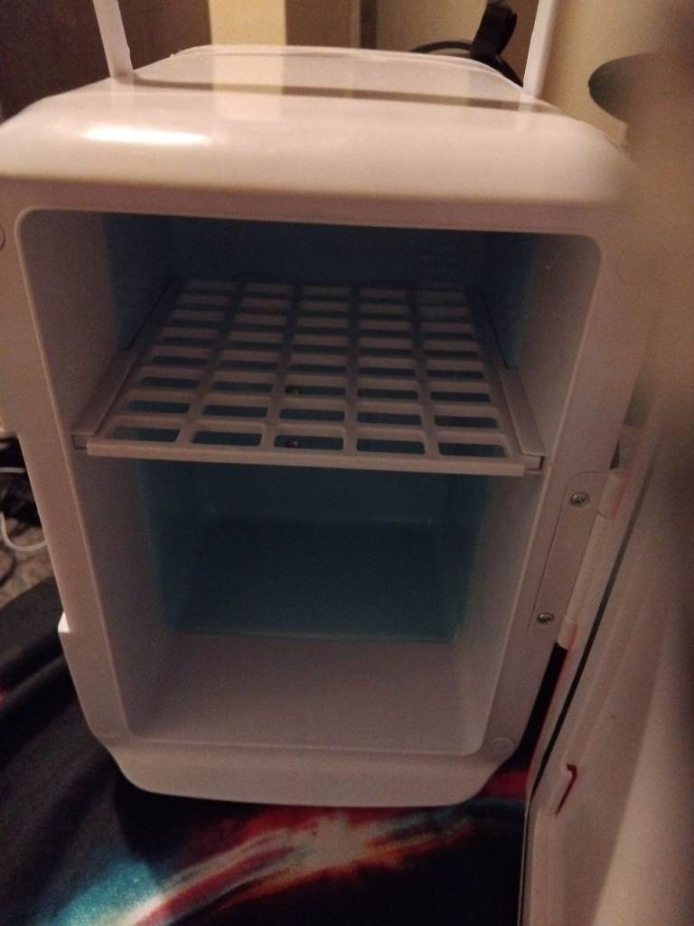 Car fridge