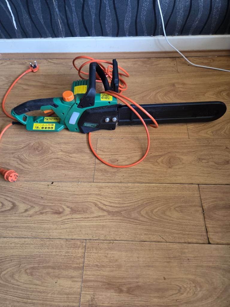 Electric chainsaw