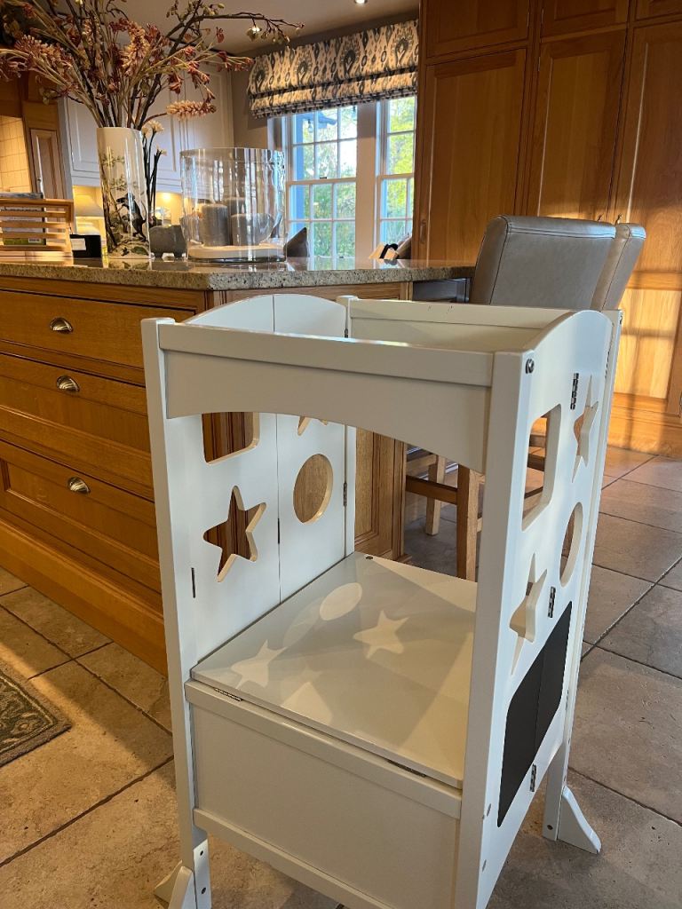 Montessori child step / kitchen helper