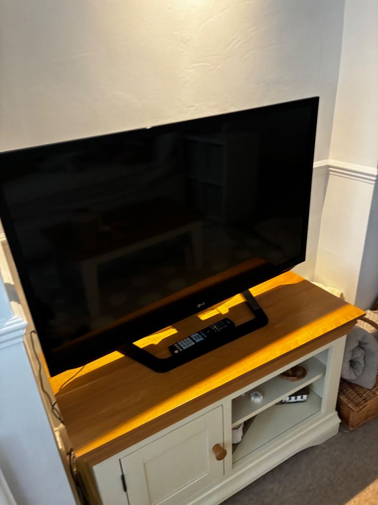 LG TV 37.5 Inch’s 
