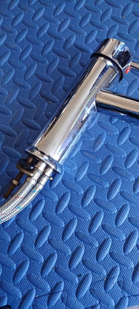 BATHROOM SINK MIXER TAPS 