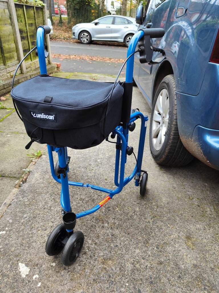 Lightweight walker (rollator) with 3 wheels folding