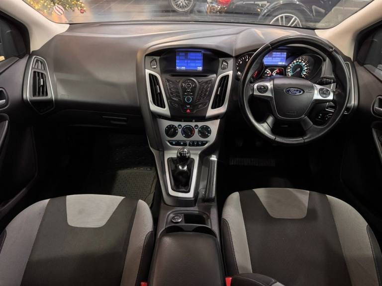 2014 Ford Focus 1.6 TDCi 115 Zetec Navigator 5dr HATCHBACK DIESEL Manual