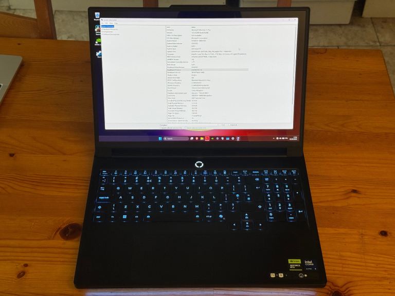 Lenovo Legion 7i 275HX, rtx5090, 32gb ram, 1 TB SSD, win11 pro (2025)
