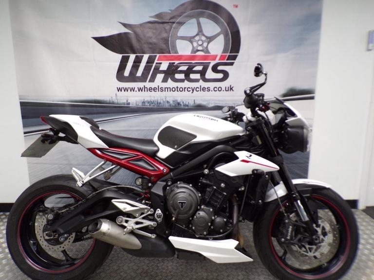 2018 TRIUMPH STREET TRIPLE 765 R ONLY 2 OWNERS FROM NEW