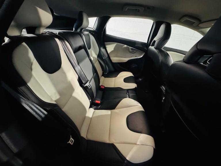 2019 Volvo V40 Cross Country 1.5 T3 Edition Auto Euro 6 (s/s) 5dr HATCHBACK Petrol Automatic