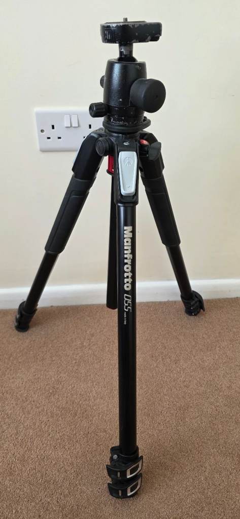 Manfrotto 055 Tripod