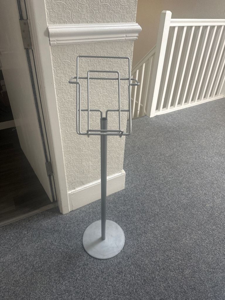  Metal Magazine / Brochure Stand – £10 A4