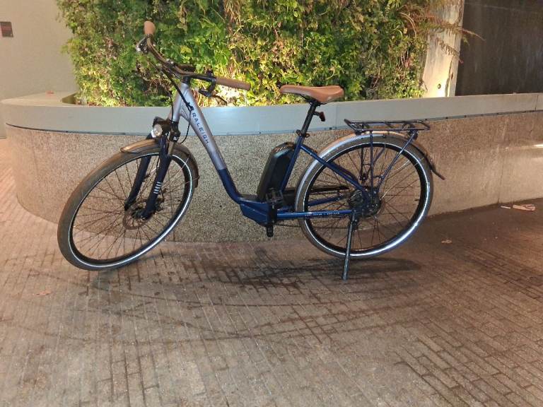 image for RALEIGH ARRAY STEP THROUGH ELECTRIC CITY BIKE 2023 HYBRID EXCELLENT CONDITION 