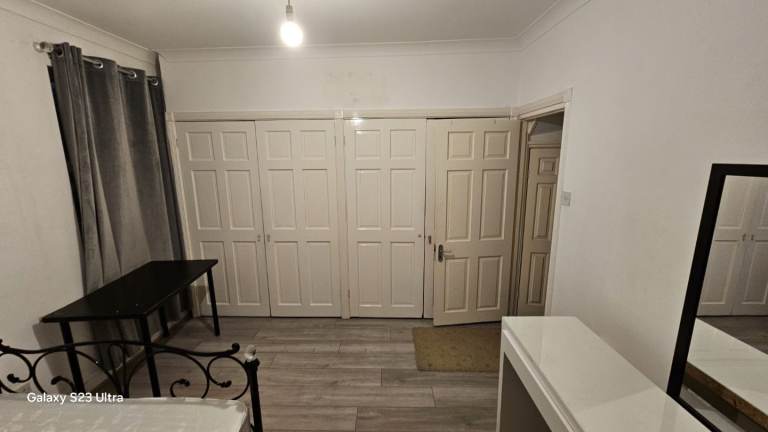 Double room available for rent 