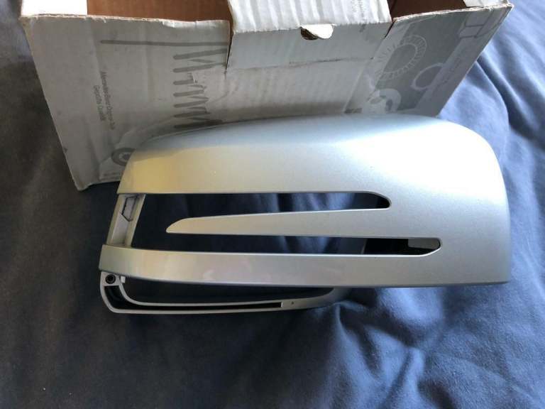 Mercedes c class w204 face lift mirror covers (silver) 