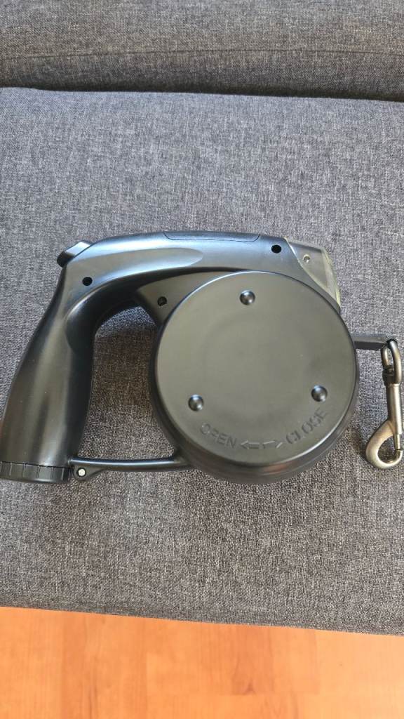 Selling this handy all-in-one dog walking accessory 🐕