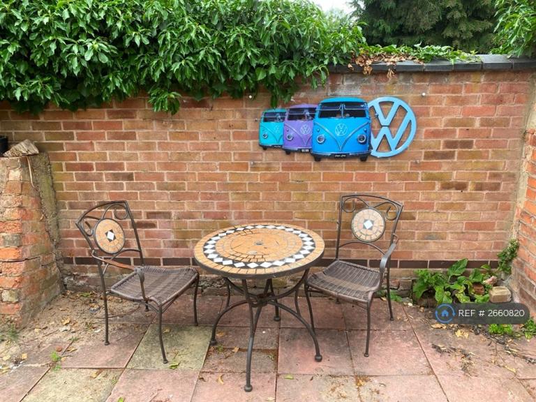 6 bedroom house in Daneshill Road, Leicester, LE3 (6 bed) (#2660820)