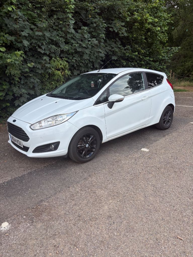 Ford, FIESTA, Hatchback, 2014, Manual, 1241 (cc), 3 doors