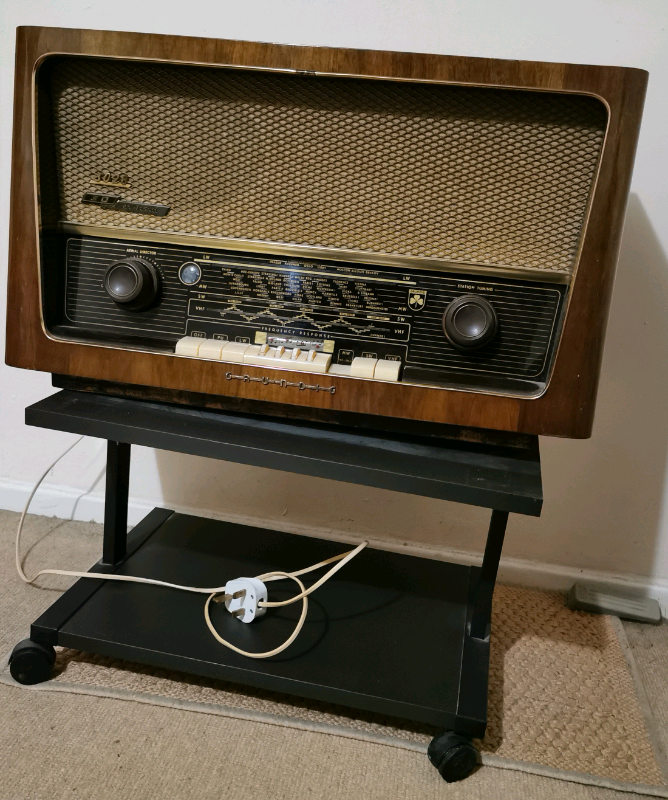 Grundig 3028 Collectable Radio