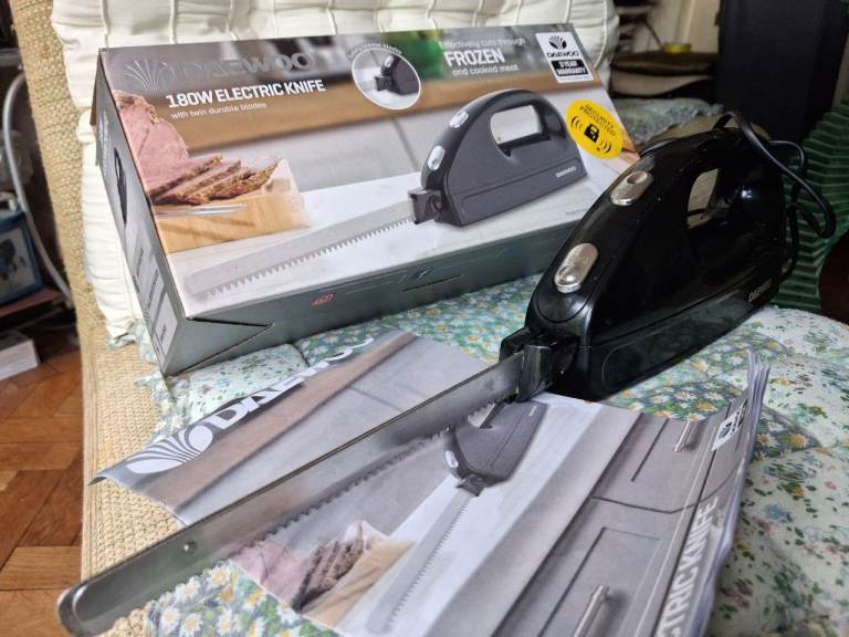  BRAND NEW DAEWOO ELECTRIC KNIFE