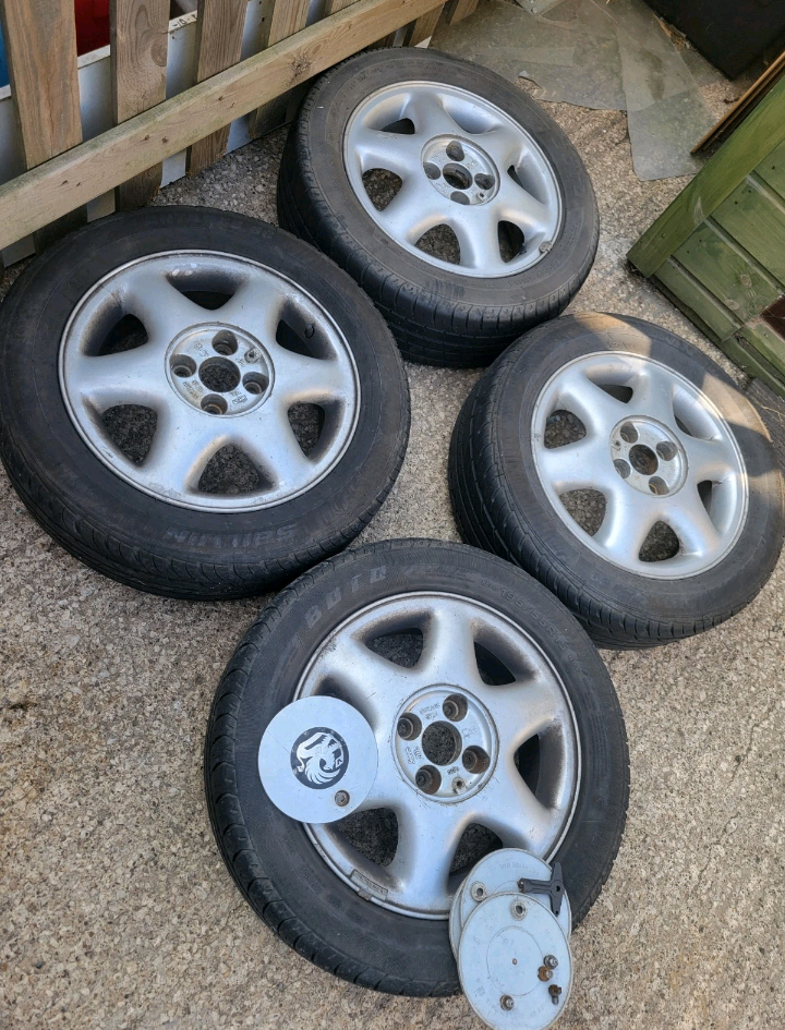 Vauxhall alloy wheels 