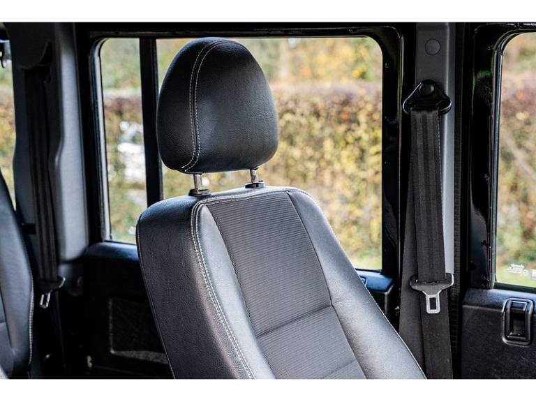 2014 Land Rover Defender XS Station Wagon TDCi [2.2] WINDOW VAN DIESEL Manual