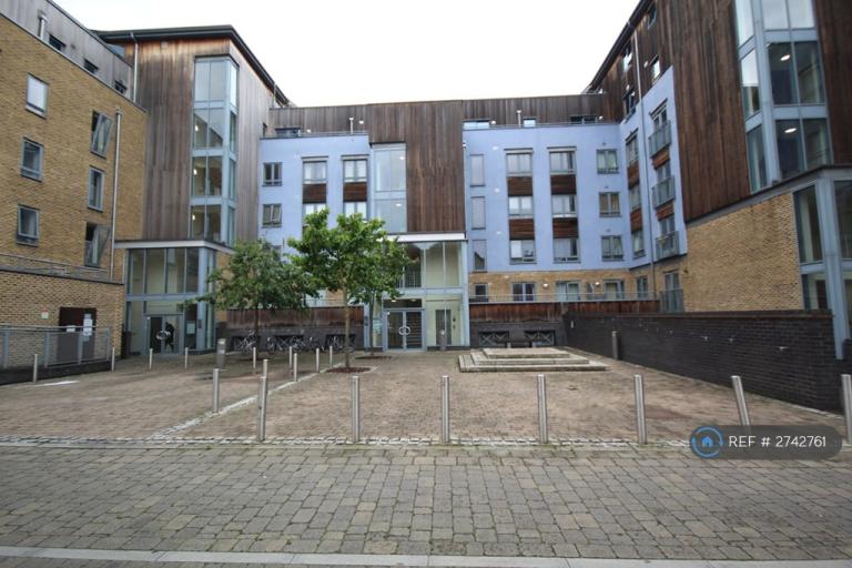 2 bedroom flat in Quayside Drive, Colchester, CO2 (2 bed) (#2742761)