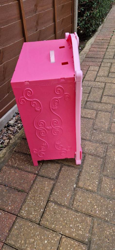 BUILD A BEAR WARDROBE. VERY GOOD CONDITION., £2.00 for Sale