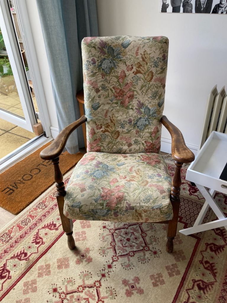 Floral Upholstered Armchair with Sturdy Wooden Frame – Good Condition