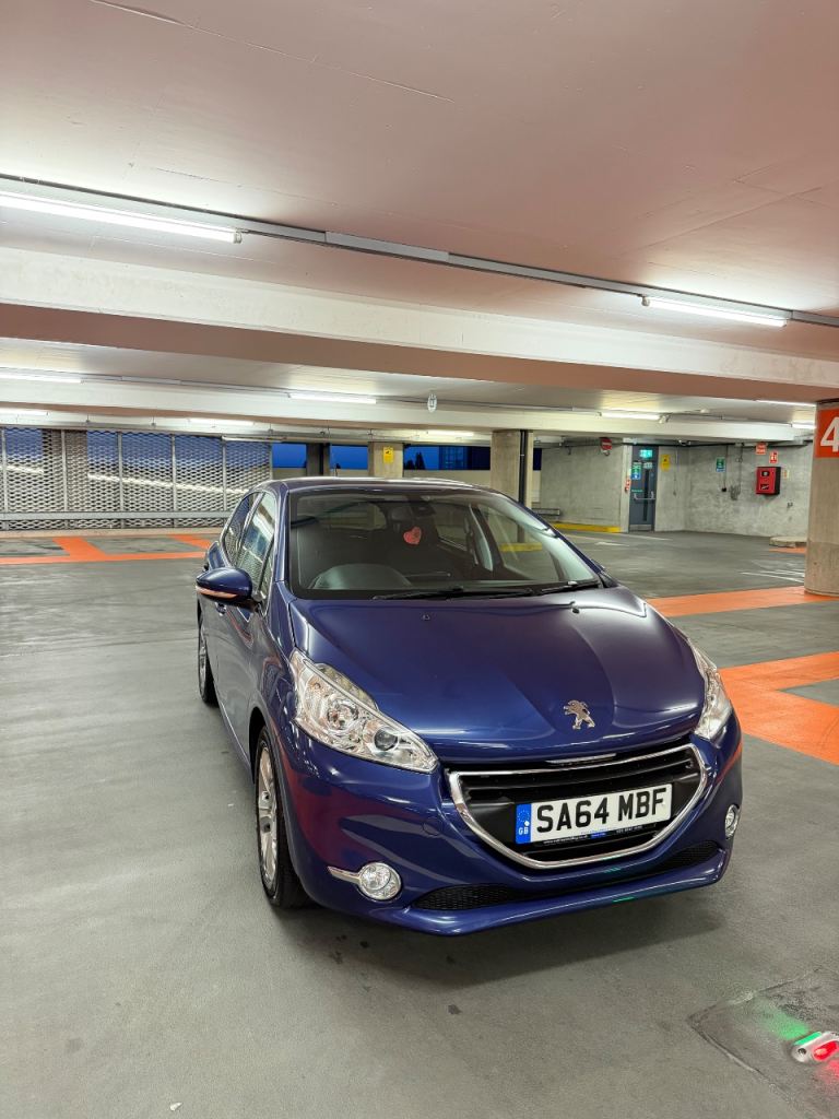 Peugeot, 208, Hatchback, 2015, Semi-Auto, 1199 (cc), 5 doors