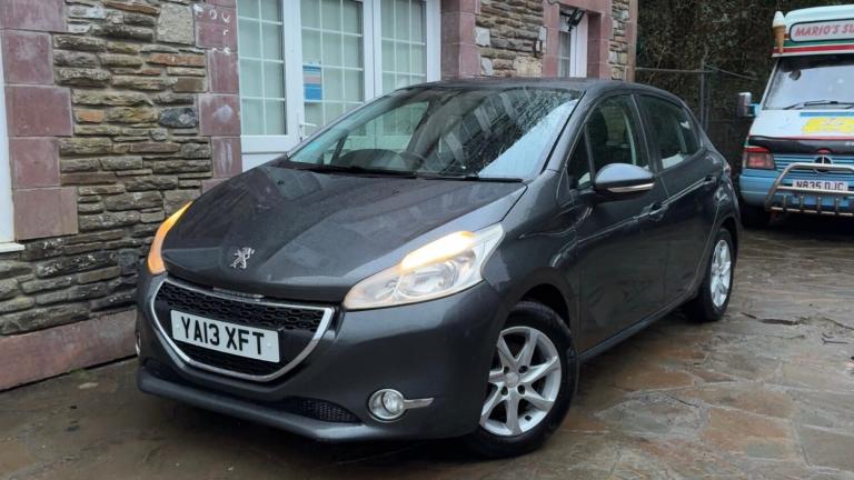 2013 Peugeot 208 1.2 VTi Active 5dr HATCHBACK Petrol Manual