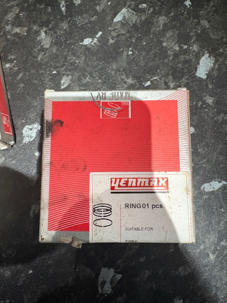 Rings for Ford 9968000