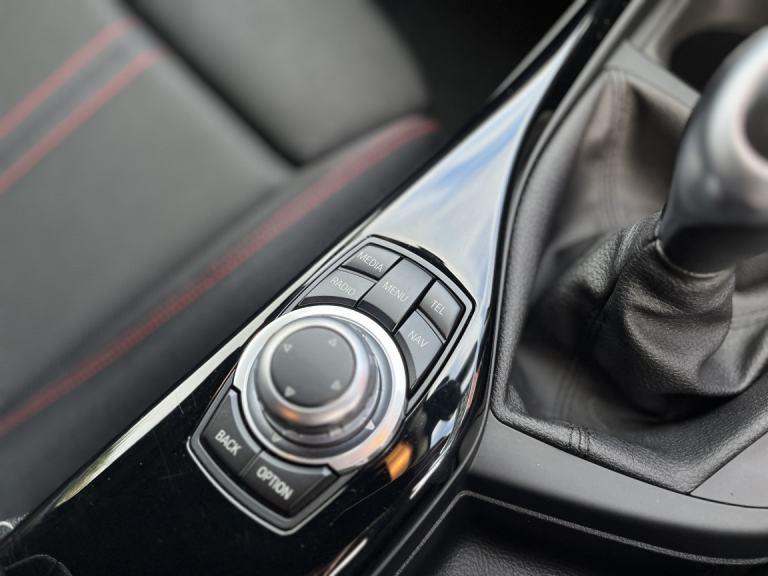 BMW 1 SERIES 2.0 118d Sport 5-Door 2016