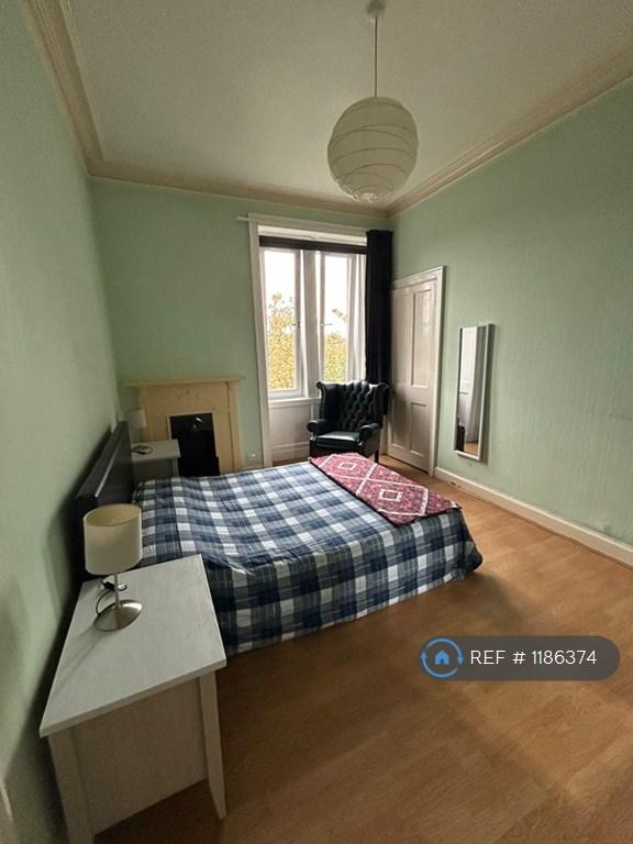 2 bedroom flat in Albion Place, Edinburgh, EH7 (2 bed) (#1186374)