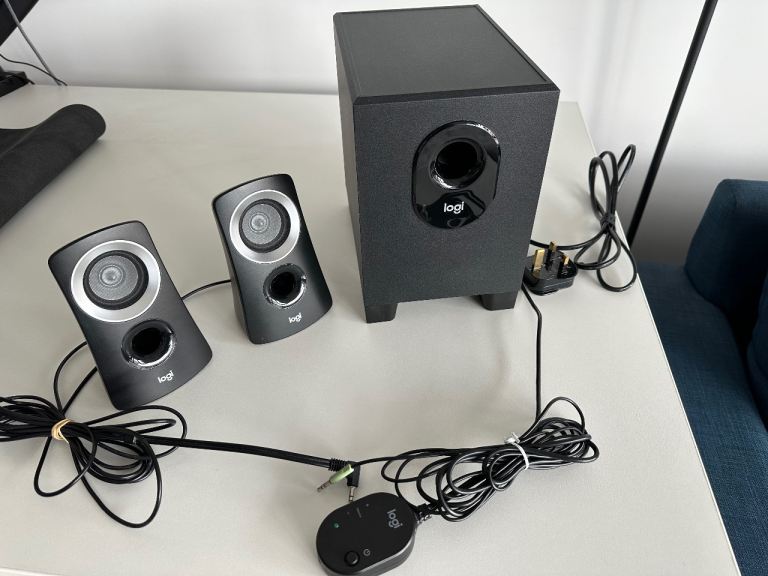 Logitech Z313 2.1 Speaker System with Subwoofer - Excellent Condition
