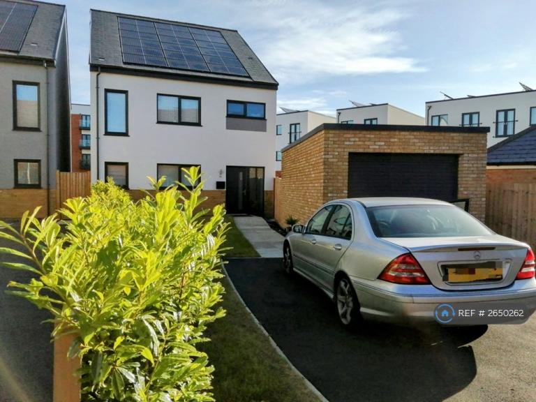 image for 4 bedroom house in Wentworth Drive, Weldon, NN17 (4 bed) (#2650262)